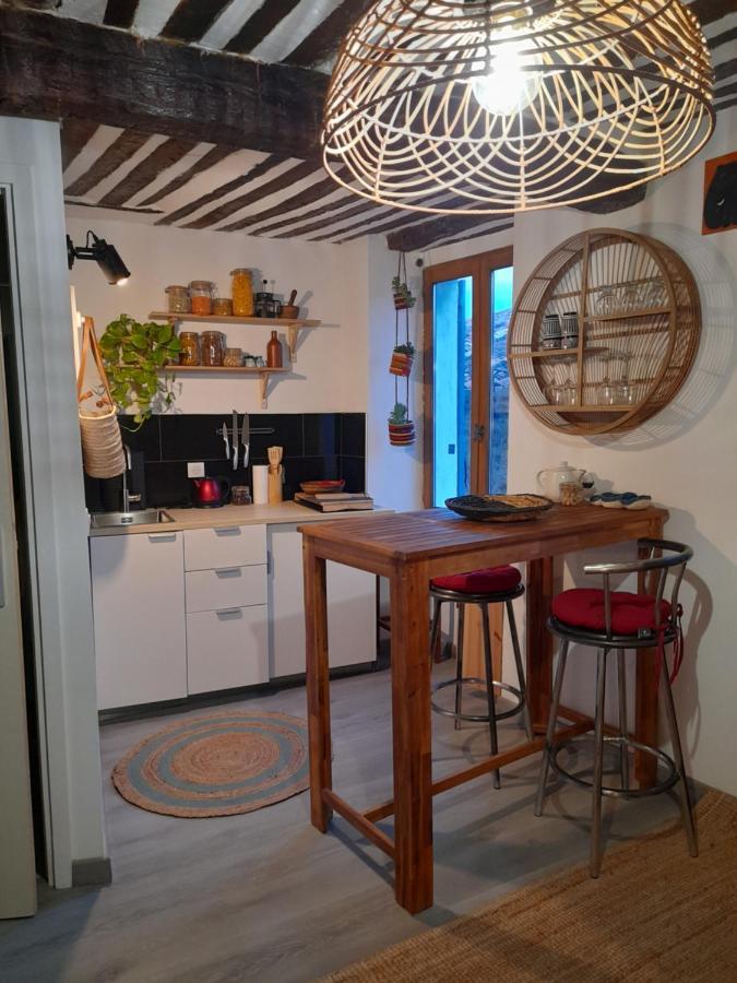 Apartament Studio Wanderlust Le Bar-sur-Loup Zewnętrze zdjęcie